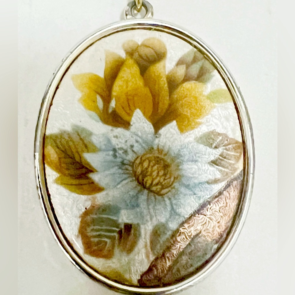 Vintage Sarah Coventry Necklace Spring Flower Bouquet Pendant Jewelry Guilloche